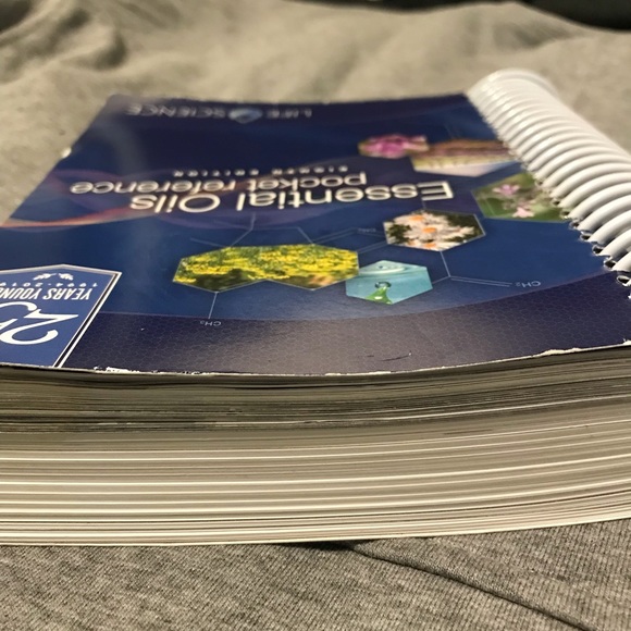 Essential oils handbook - Picture 5 of 7